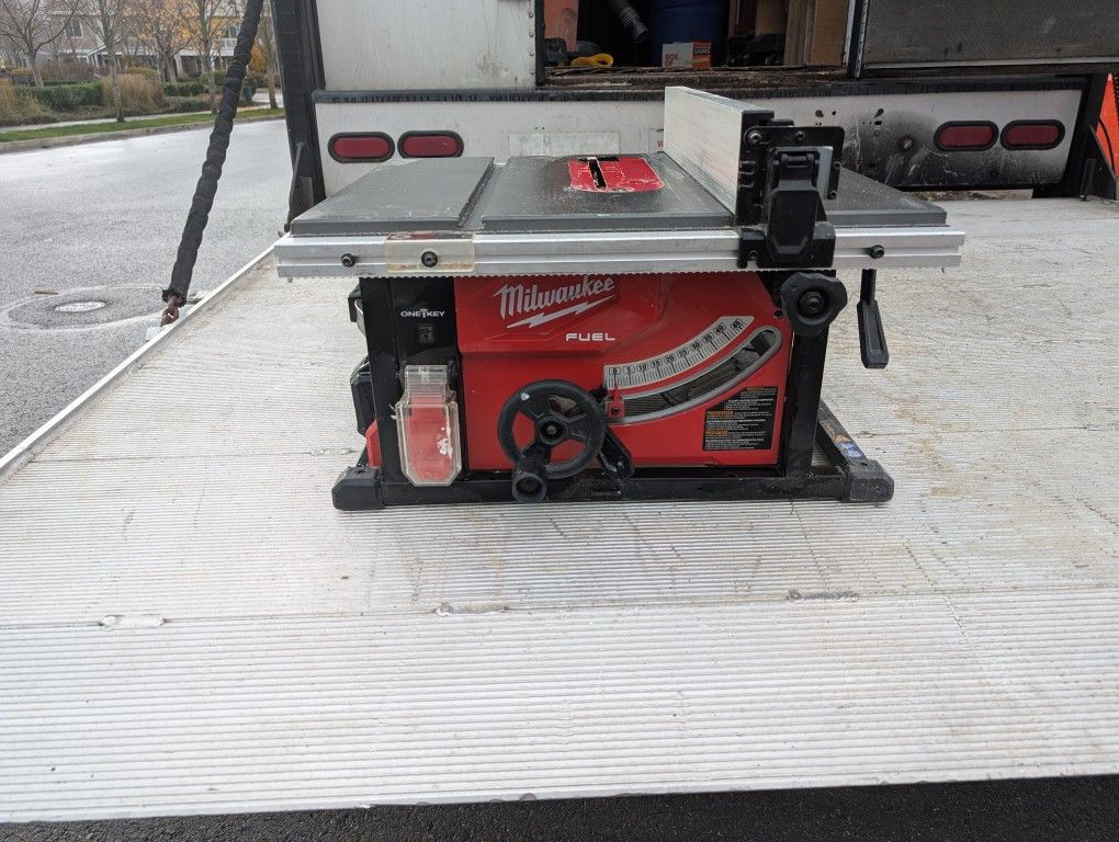 Milwaukee 8-1/4 Table Saw