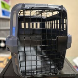 Medium Animal Crate/Carrier