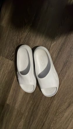 New Nike slip ons