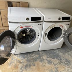 New Open Box Samsung Washer And Dryer 27” In Good Working Conditions 