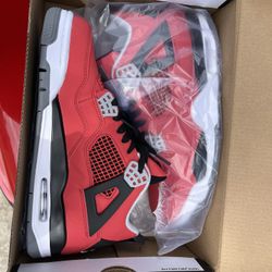 Toro Bravo 4s Size 7 