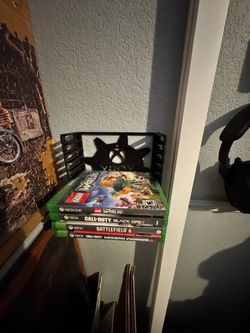 Xbox series x game holder