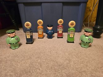 Fossil gas pumps and workers