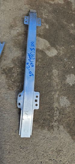 Ford Explorer front rebar oem