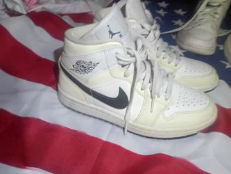 Nike Air Jordan 1 size 7 women's