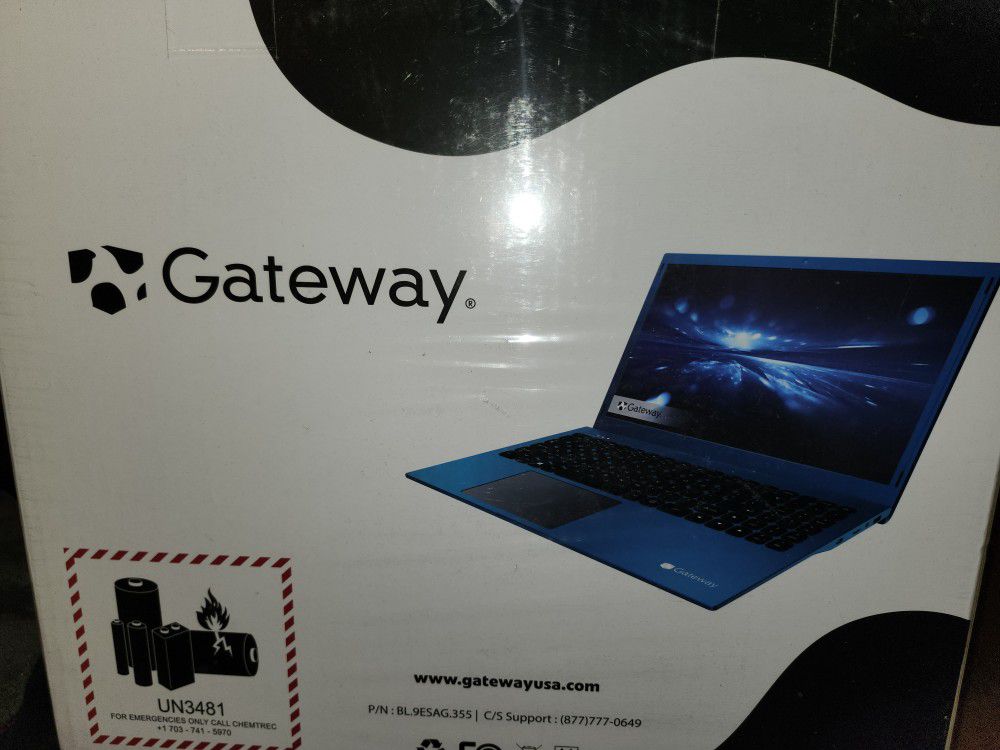 Gateway 15.6 Pentium 4gb / 128gb Notebook Blue NEW