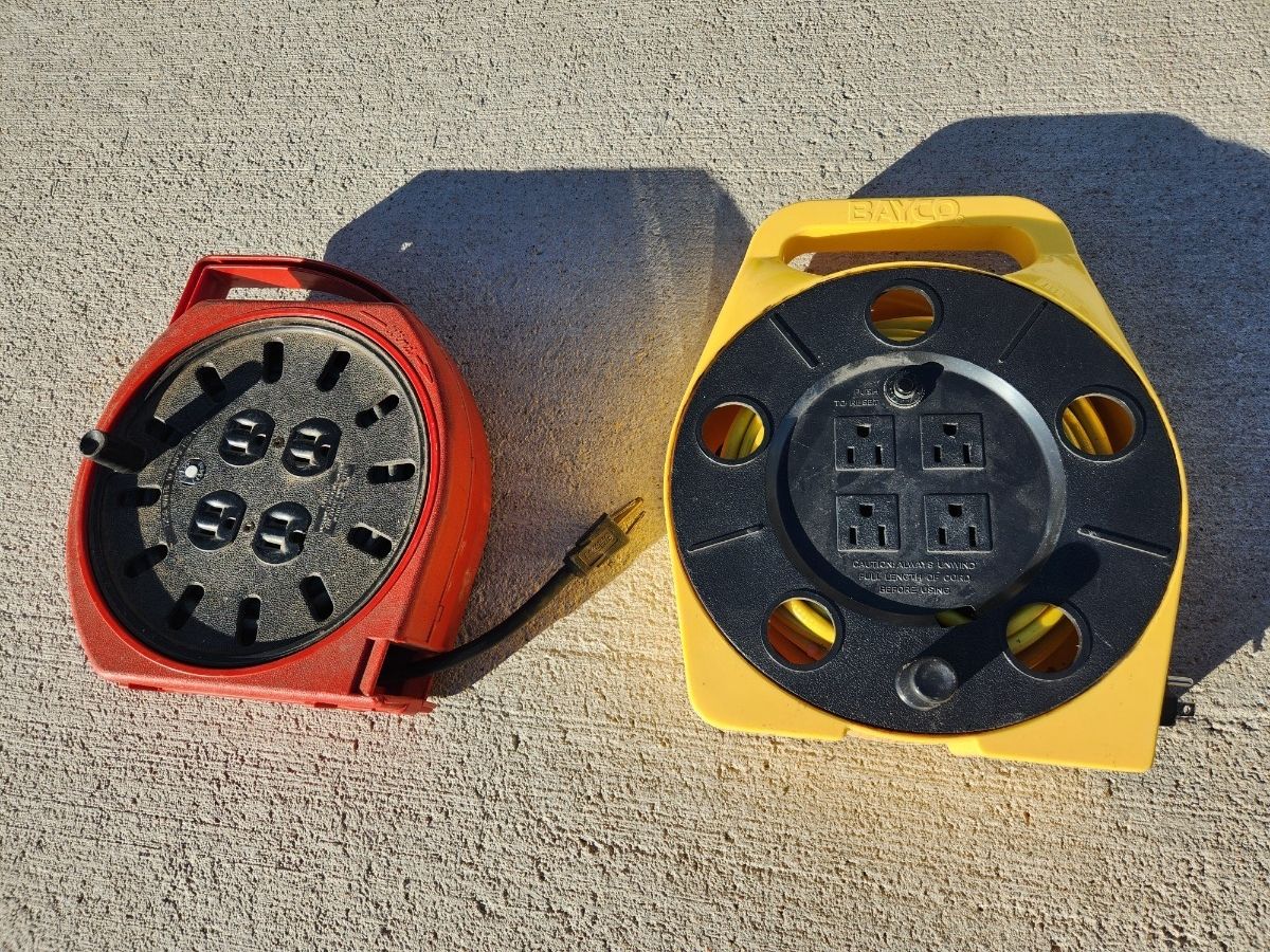 extension cord reel - 2 pcs
24 feet
1 pc is little stiff
works good
2 pcs for $10