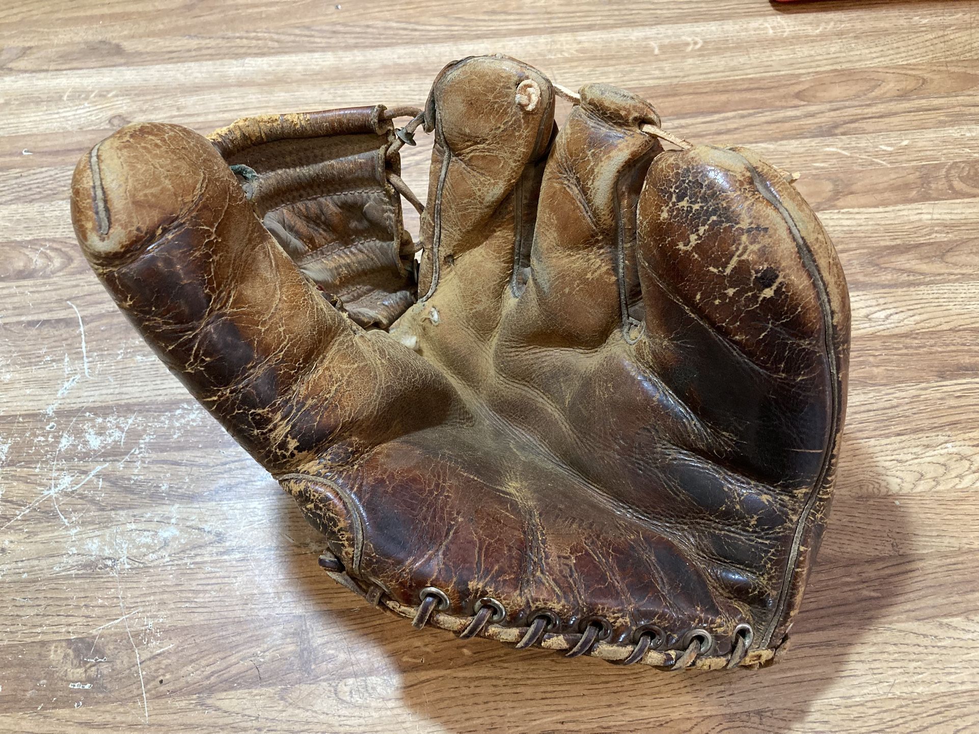 Baseball Glove Rawlings 4 Finger Vintage 1930's-40's.