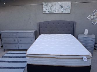 Used queen-size bed set available—includes a very clean mattress, a 3-drawer nightstand,