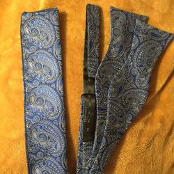 Alizeal Men’s Blue Paisley Un-tied Bow & Pocket Square