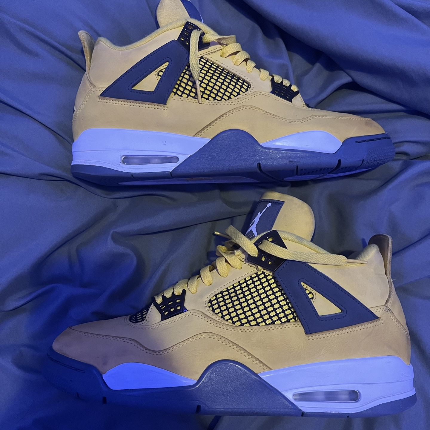 Jordan 4 Lightning