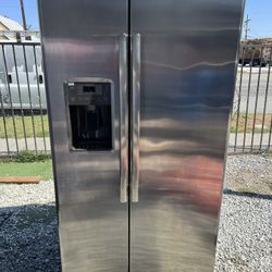 GE Refrigerator 