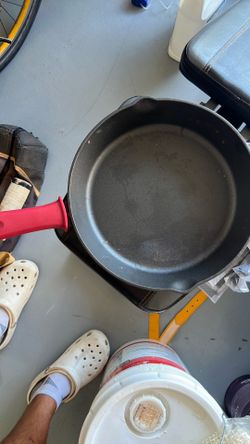 Cast-iron pan