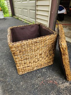 Wicker Chest lined & fitted lid