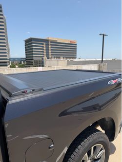 Pace Edwards Switchblade 5 foot 8 inch Retractable Bed Cover for a 2019-2026 Chevorlet Silverado