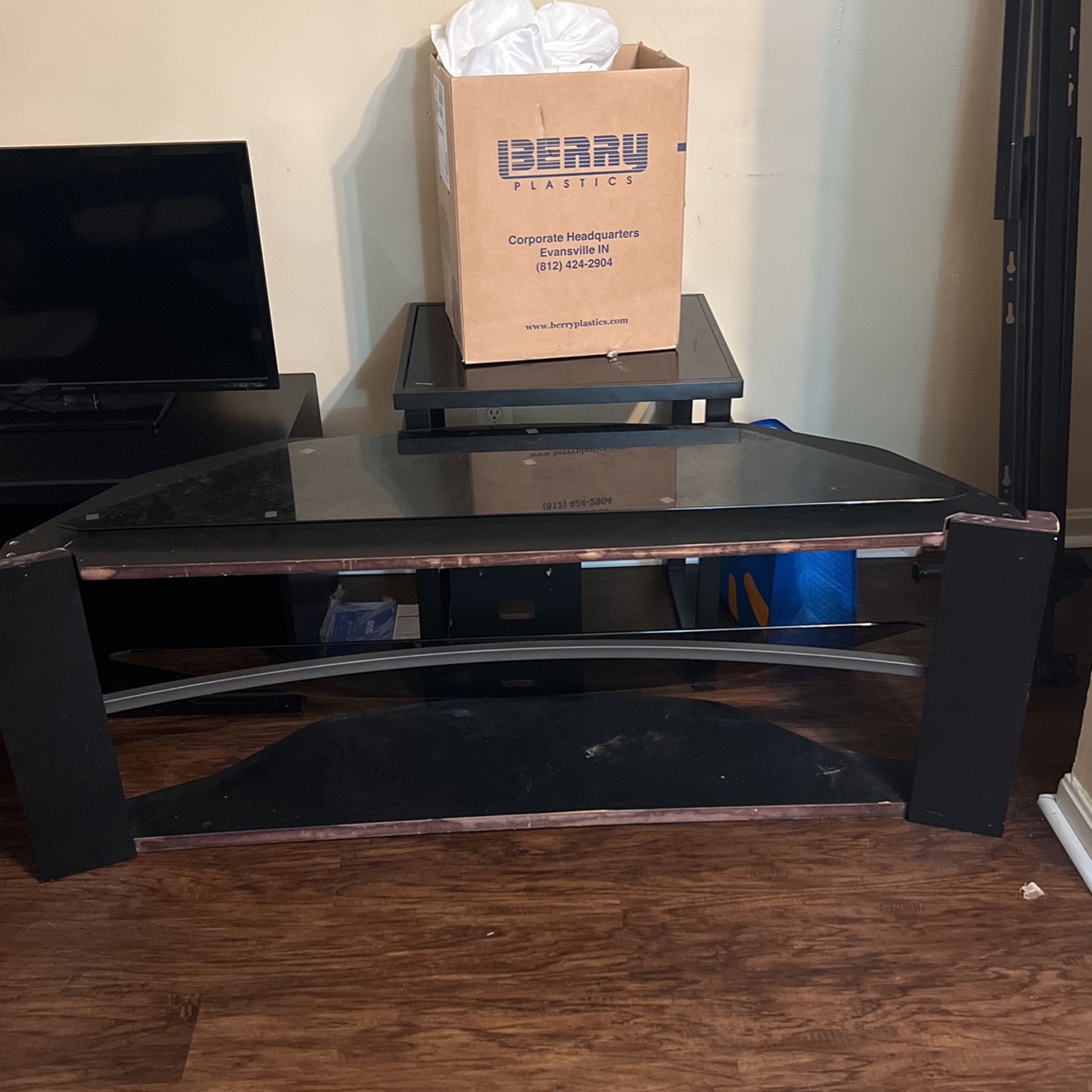 entertainment center/ tv stand 