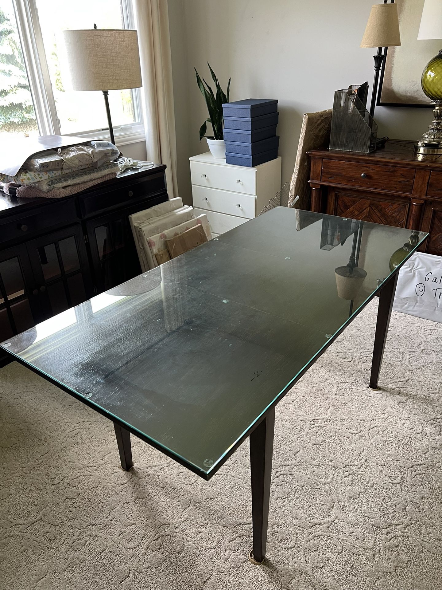 Desk with tempered Glass Top