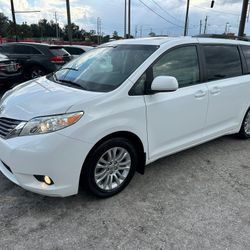 2012 Toyota Sienna