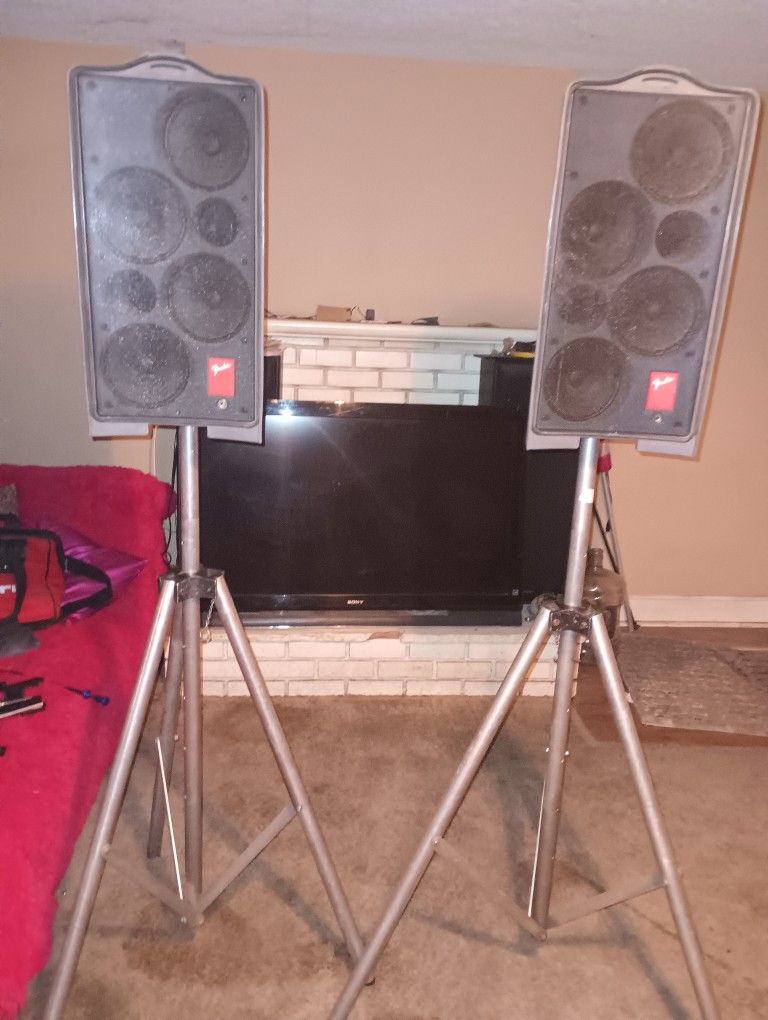 Two FENDER SPEAKERS / STANDS