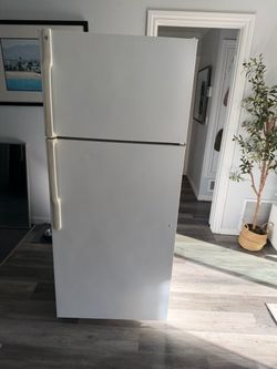 Refrigerator for sell