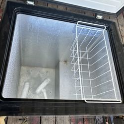 Deep freezer 