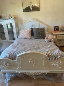 Shabby-chic bed frame only full size