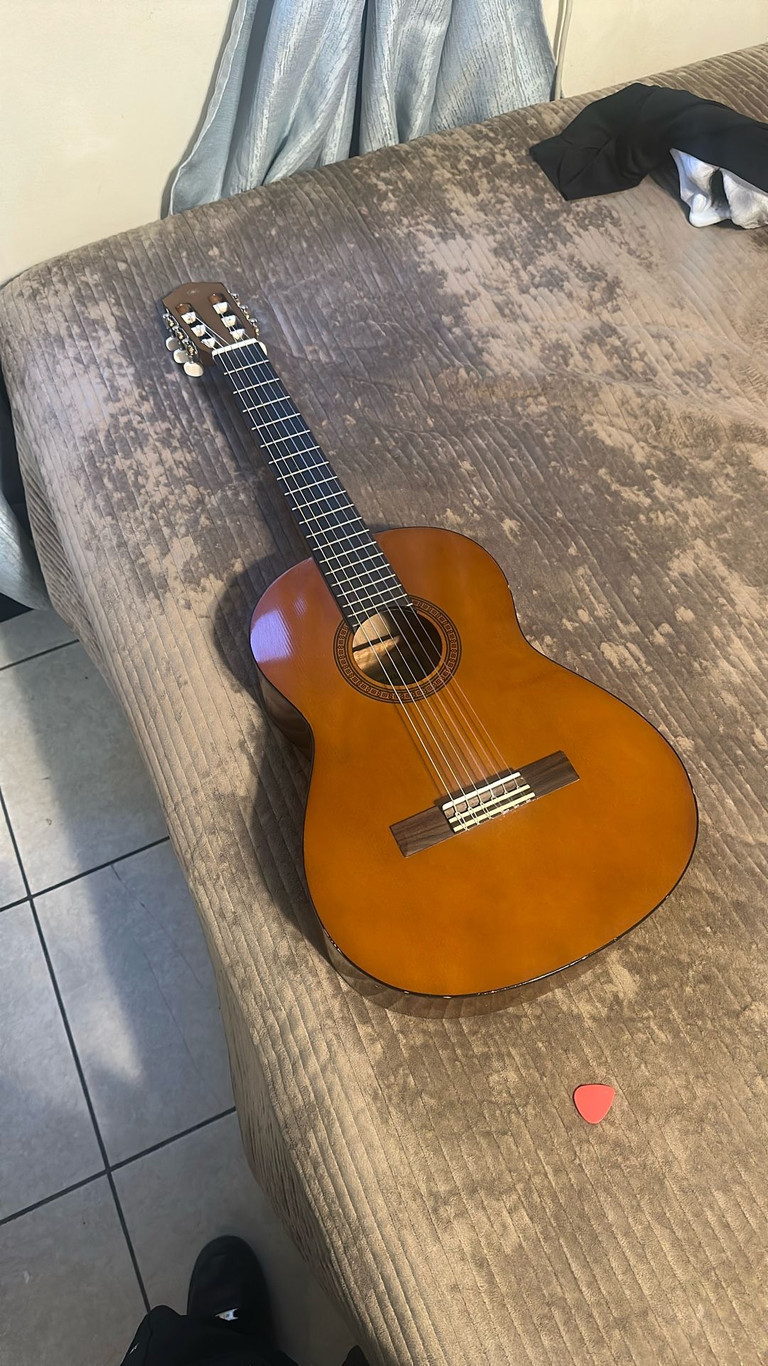 Yamaha Acoustic Guitar 6 String