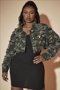 Shein Curve Women's 2XL Camouflage Jacket Green Cropped Front Frayed Distressed. The item shown is the SHEIN SXY Plus Camo Print Ripped Raw Cut Denim 