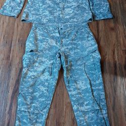 Army ACU Blouse and Pant Set Size XL Long