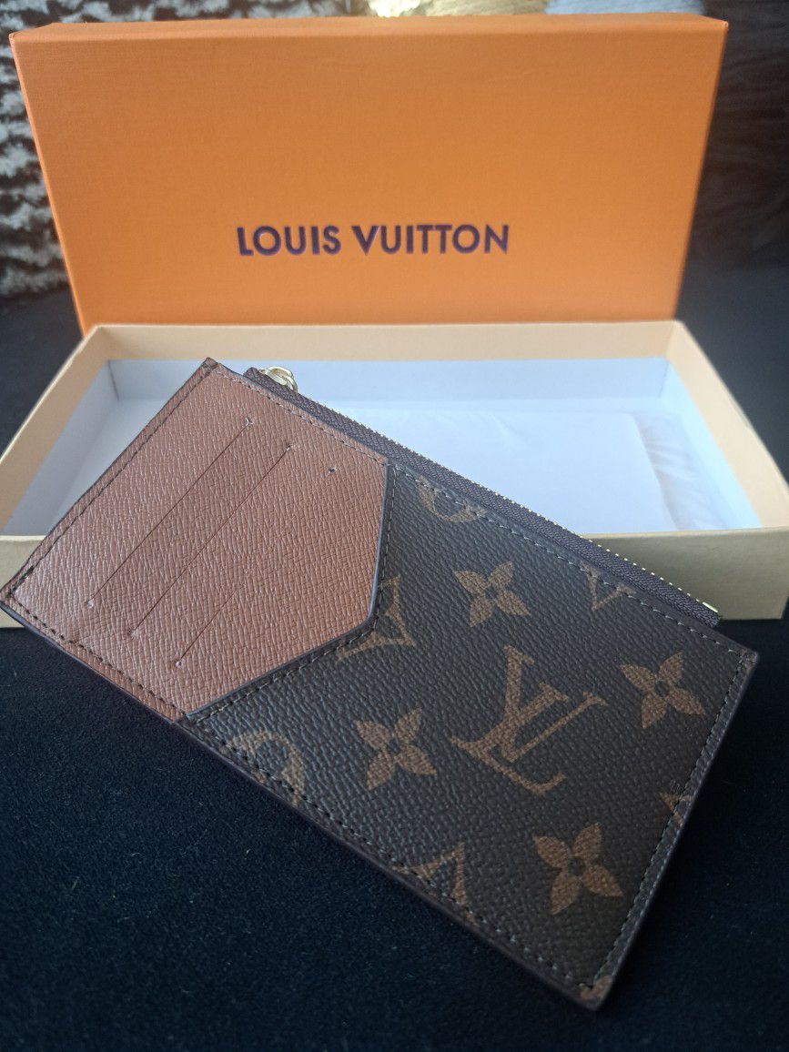 LOUIS VUITTON MENS CARD HOLDER for Sale in Lakewood, CA