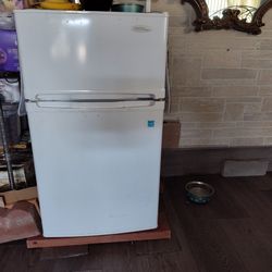 Little white refrigerator top freeze  door bottom Refrigerator  door