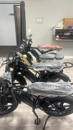 Ebike showroom 699 for moped style