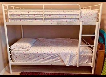 Bunk bed