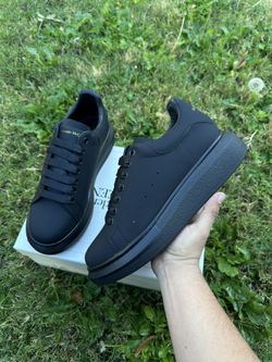 Alexander McQueen All Black 