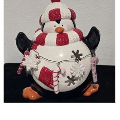 Large Christmas/Holiday Themed TEA Light Penguin Candle Holder, Kohls