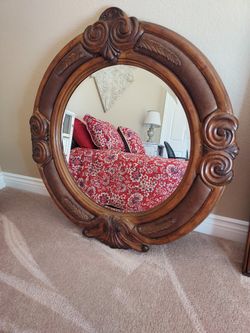 BEAUTIFUL ORNATE ROUND MIRROR 44"diameter