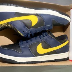 Nike Dunk Low Vintage Michigan 