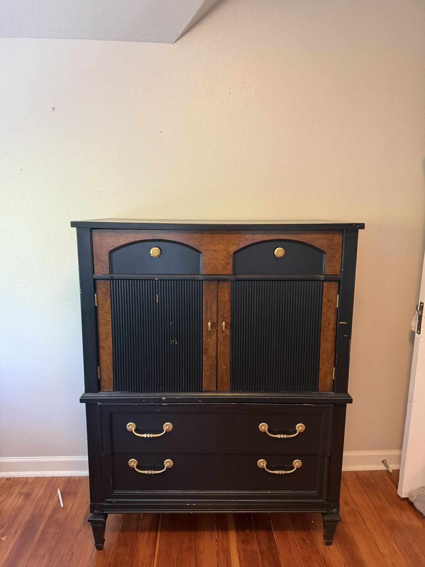 Dresser MCM STYLE