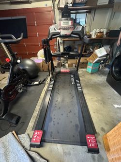 SOLE F63 Folding Treadmill-Great Condition