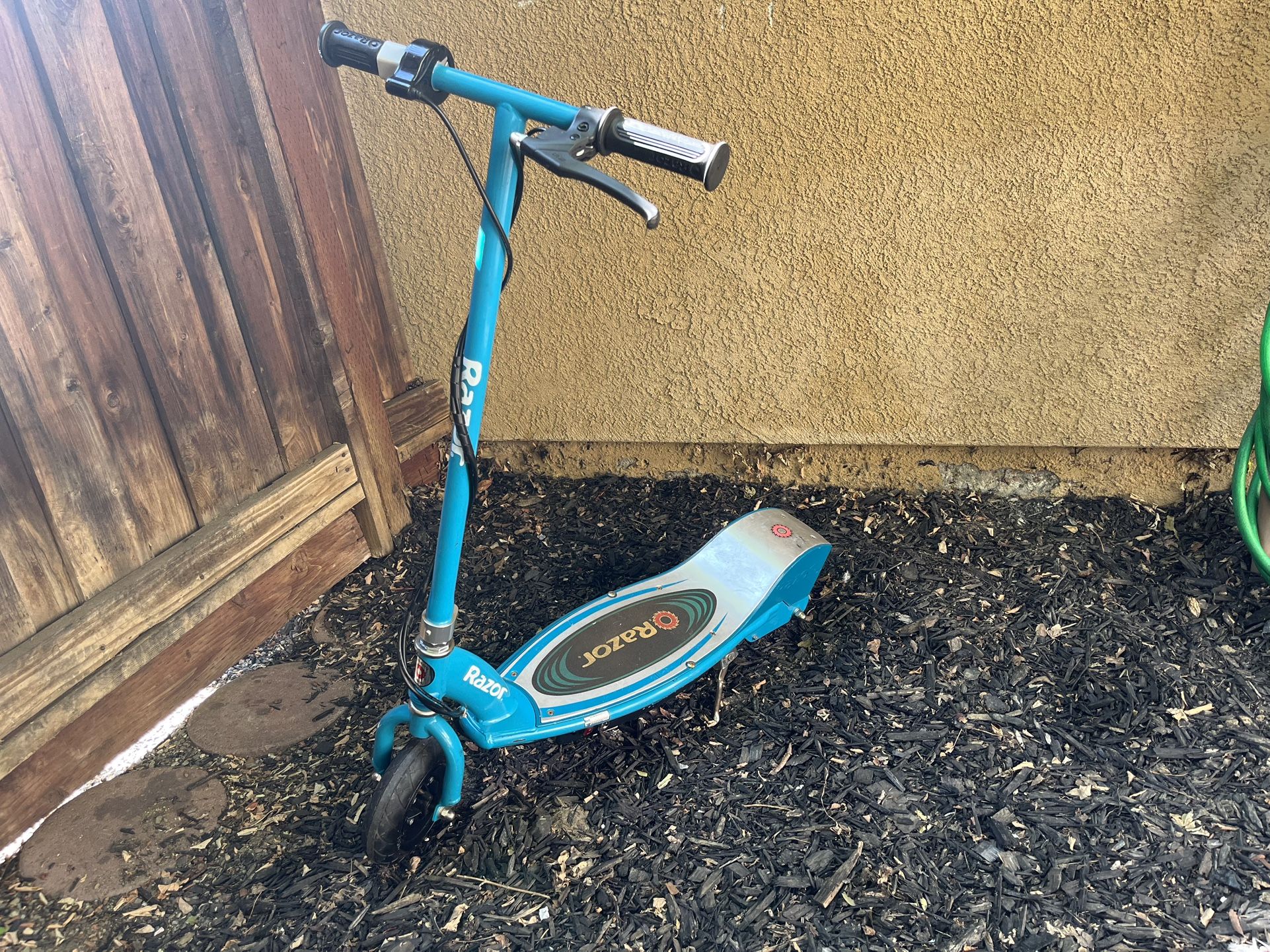 Razor E-200 24v Electric Scooter