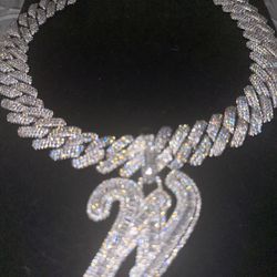 18 k Gold Plated 20 mm Cuban Link Chain & W Pendant 