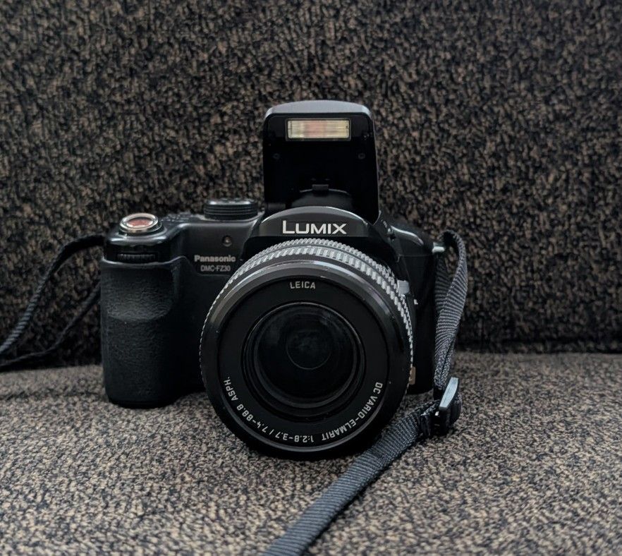 Panasonic Lumix DMC-FZ30 Digital Camera with 12x Image Stabilized Optical Zoom