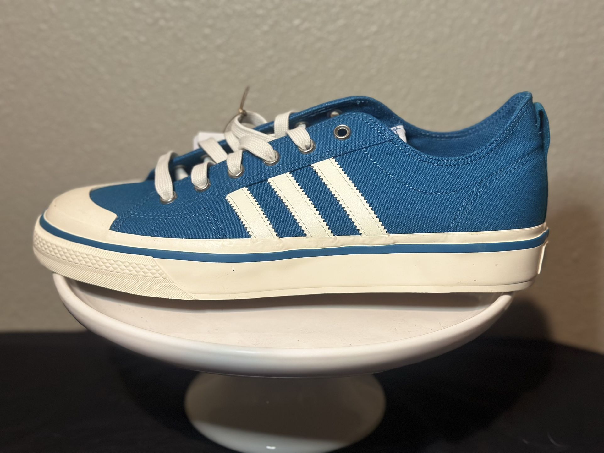 Adidas Nizza Size 11