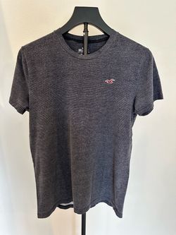 Men’s: Hollister classic T Shirt