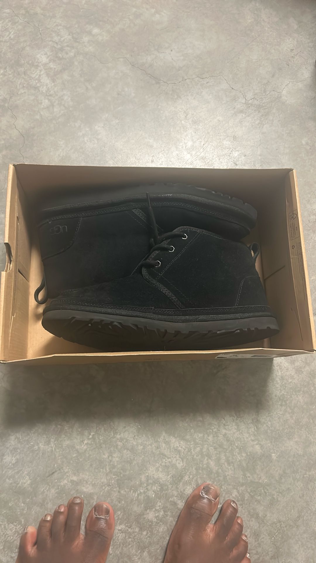 UGG