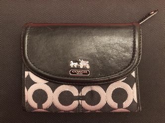 Authentic Coach Wallet in Like New Condition