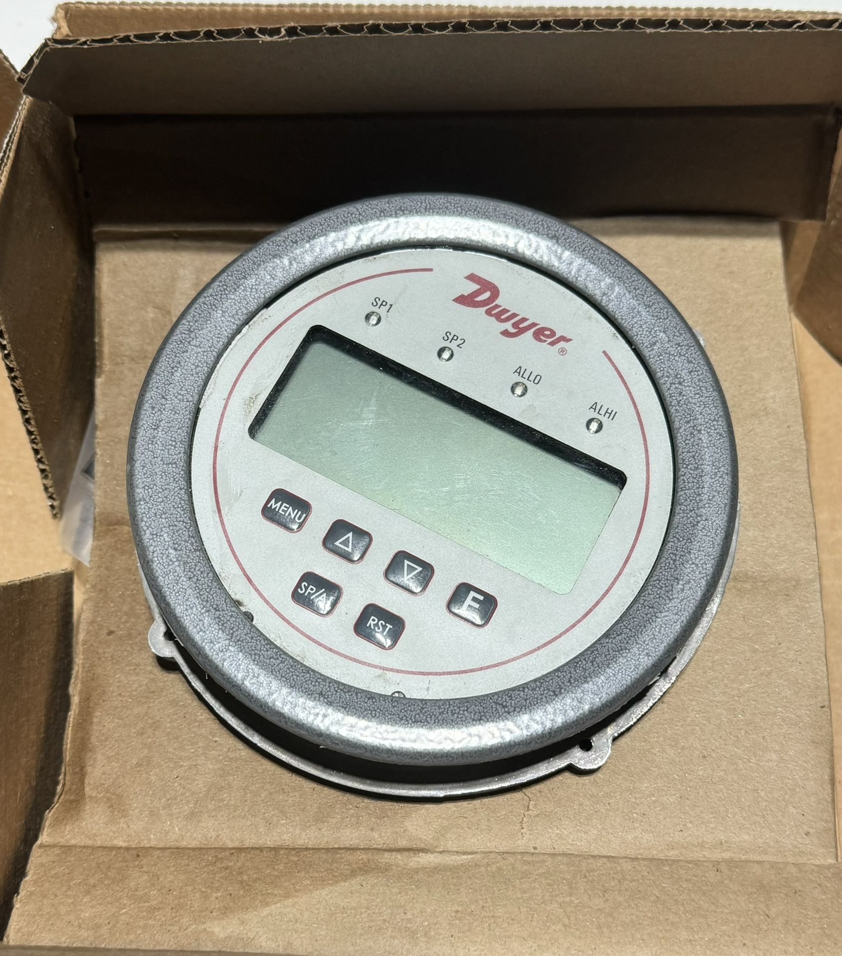 Dwyer Model DH3 007 Digihelic Differential Pressure Controller