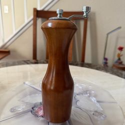 Vintage Olde Thompson 9” Wooden Pepper Mill Ceramic Grinder Crank Handle