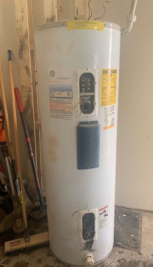 Photo FREE WATER HEATER - Unknown if works