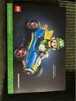 Luigi & Mach 8 Lego set